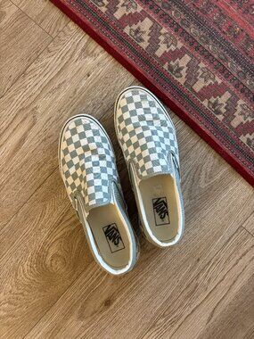Classic Vans Size 11 New-ish condition